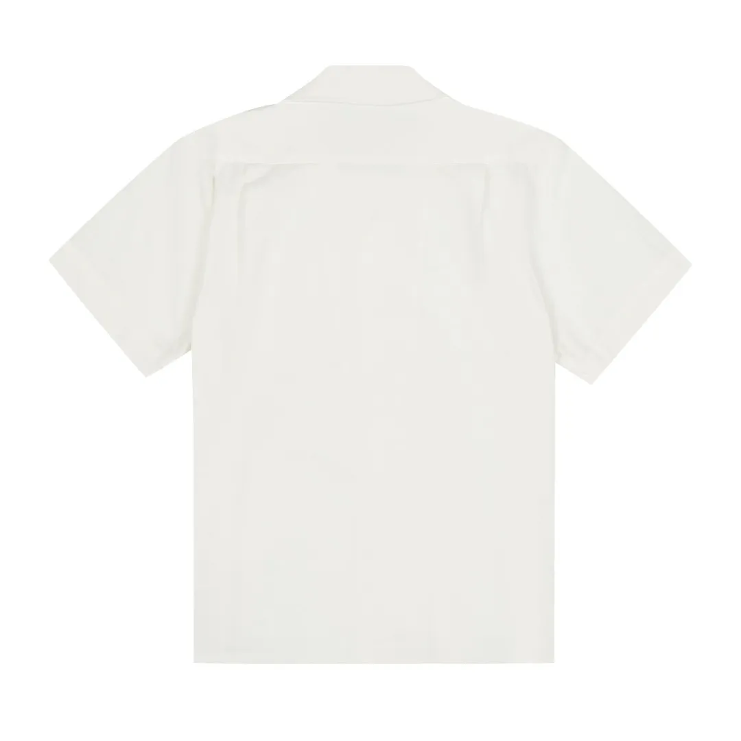 P230 White background picture [High-end quality] Style number: 25055# Color: Navy blue/off-white/ice blue/light pink/chicken yellow/khaki Size: S to XL - Ralph Lauren/Ralph Lauren 25SS Summer popular high-quality old money style Cuban collar pocket style short-sleeved linen couple shirt - originality restoration 95% cotton blended bamboo linen pre-car wash treatment tight and soft texture ✅ - 100% restored workmanship Complete professional shirt with embedded clips in bifurcated sleeves, top button earrings ✅ - Custom dyed original pearlescent white buttons with different sizes ✅ - Special shaped chiffon foil inside the collar door tube, which is not easy to deform and pull ✅ - Ralph Lauren/linen pocket style short-sleeved shirt. It is different from the classic style and has a niche style. It perfectly combines comfort and high-end. An indispensable piece in summer. It is both cool and textured. It is the king of ins style with every snap. It can be used for commuting and vacationing. There’s no pressure to switch between different styles, and the classics never go out of style.